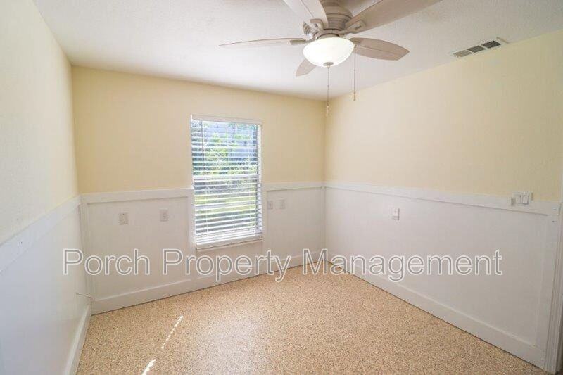 157 E Strong St #B - Photo 6 of 7