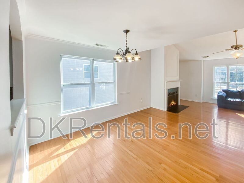 1068 S Gordon Rd - Photo 4 of 20