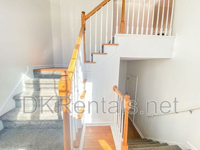 1068 S Gordon Rd - Photo 7 of 20