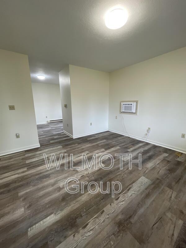 1405 John St - Photo 2 of 7