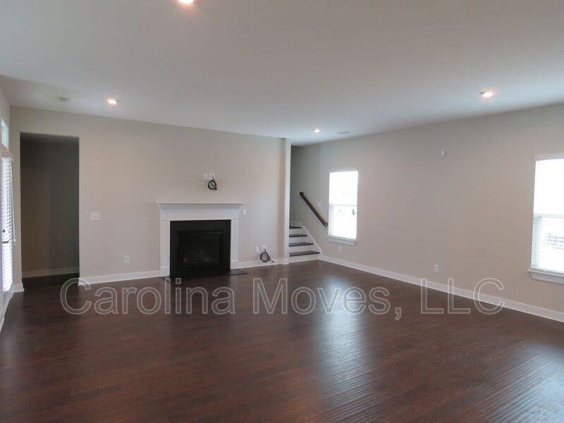 213 Verlin Dr - Photo 3 of 28