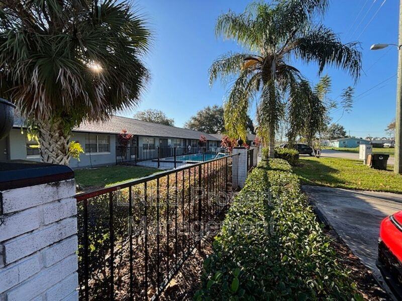 1031 Columbia Ave #D - Photo 2 of 18