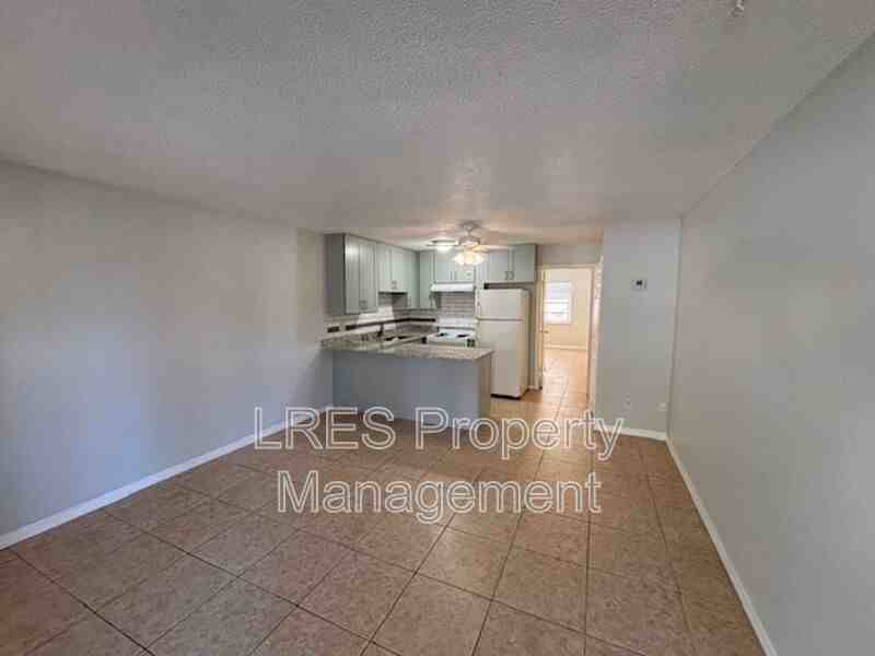 1031 Columbia Ave #D - Photo 5 of 18