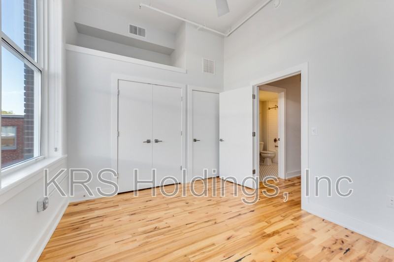 306 N Road St #202 - Photo 4 of 6
