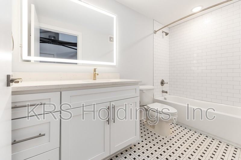 306 N Road St #226 - Photo 7 of 9