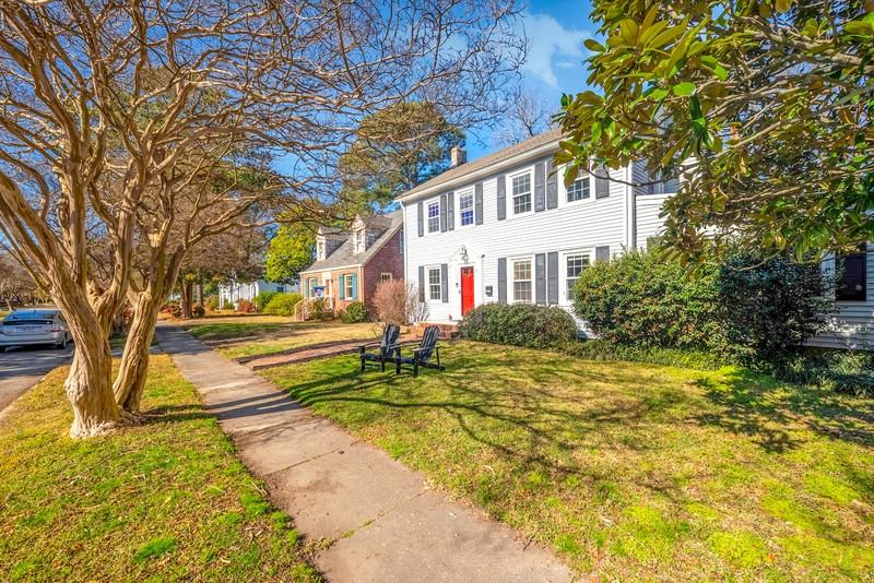 1120 Brunswick Ave - Photo 3 of 45