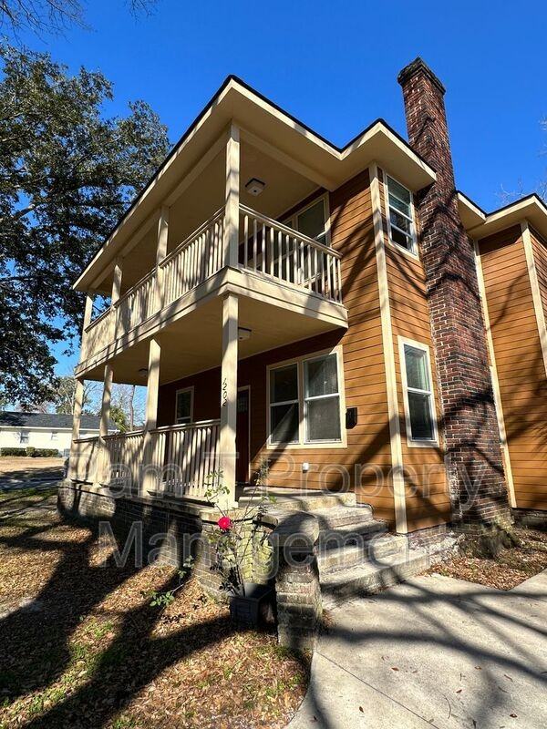 1202 E 37th St #ADS - Photo 2 of 19