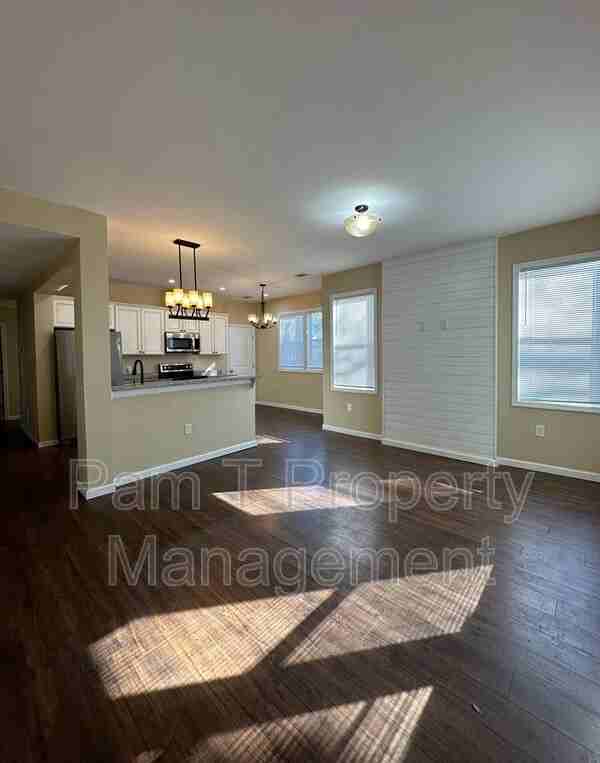 1202 E 37th St #ADS - Photo 4 of 19