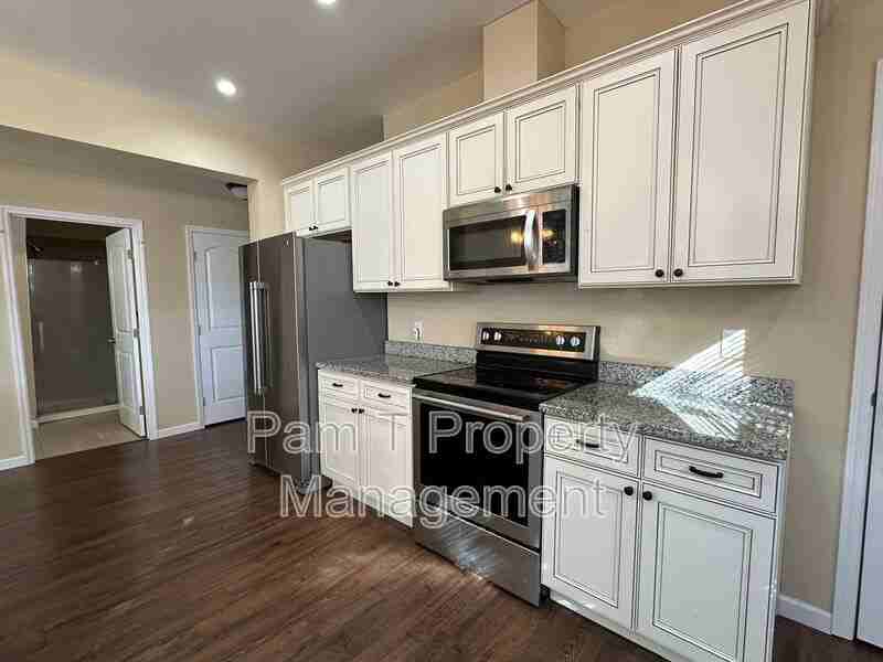 1202 E 37th St #ADS - Photo 6 of 19
