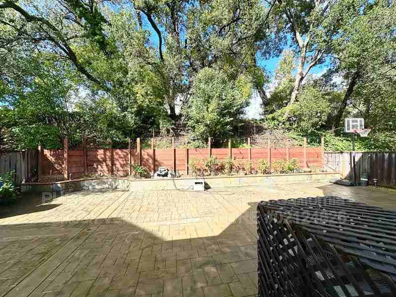 338 Creekside Village Dr - Photo 3 of 18