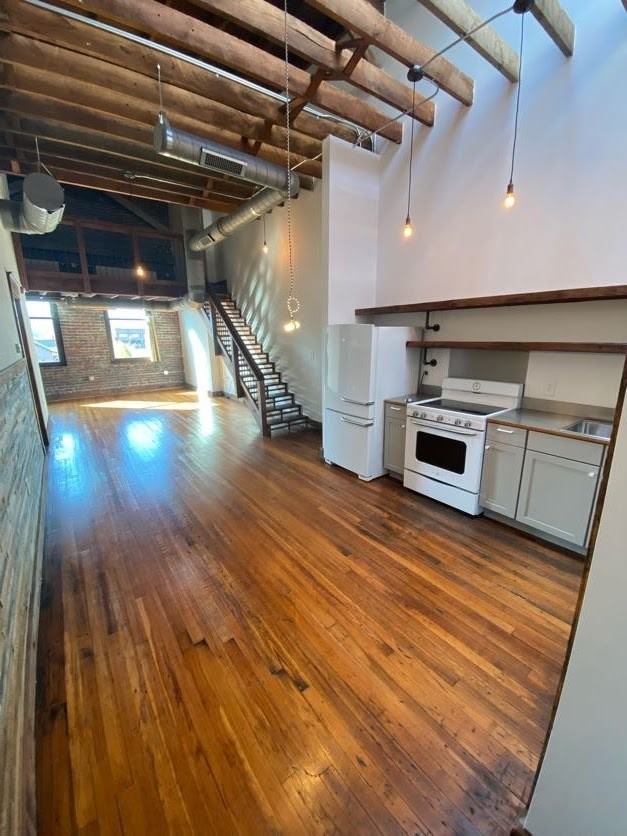 London's Lofts Apartments 110 W Market St, Johnson City, TN 37604