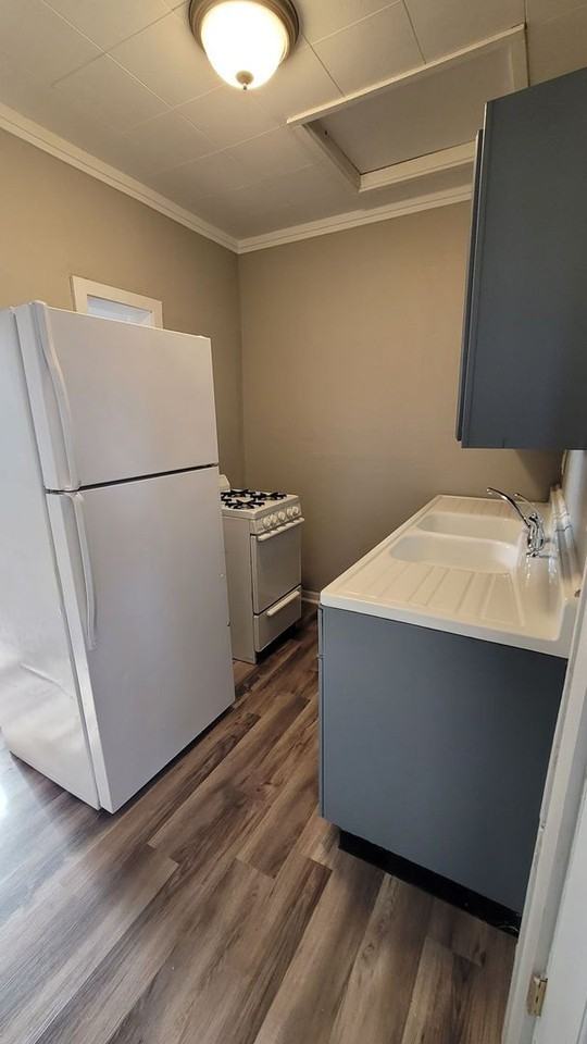 102 N 9th St #B - Photo 3 of 13