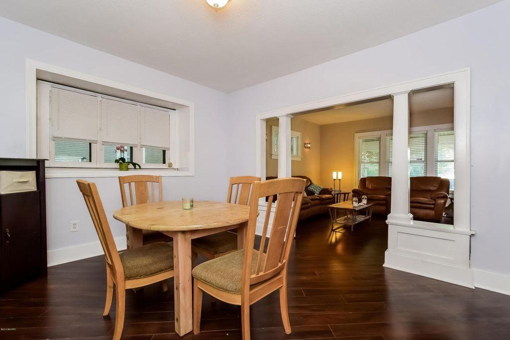 1261 Union Ave Ne #1 - Photo 3 of 11