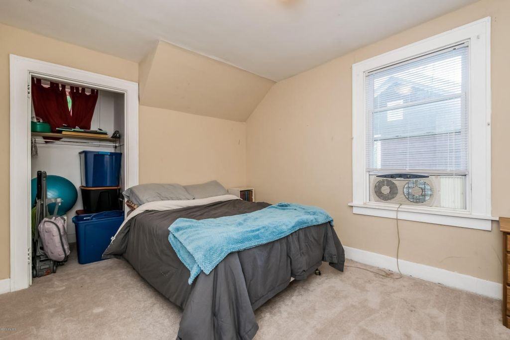 1261 Union Ave Ne #1 - Photo 7 of 11