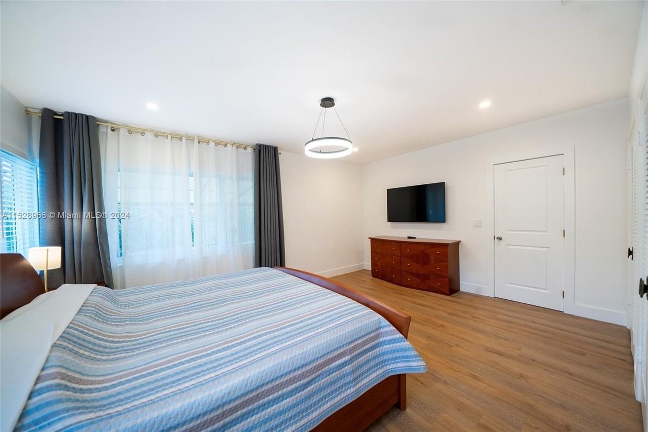 1310 Jackson St #1310 - Photo 5 of 21