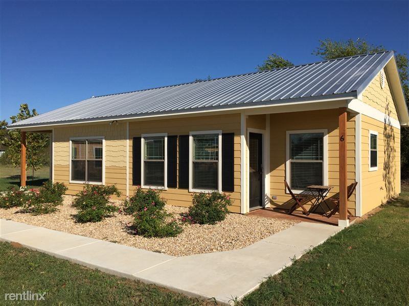 1100 West 16th Street #11 - Photo 6 of 7