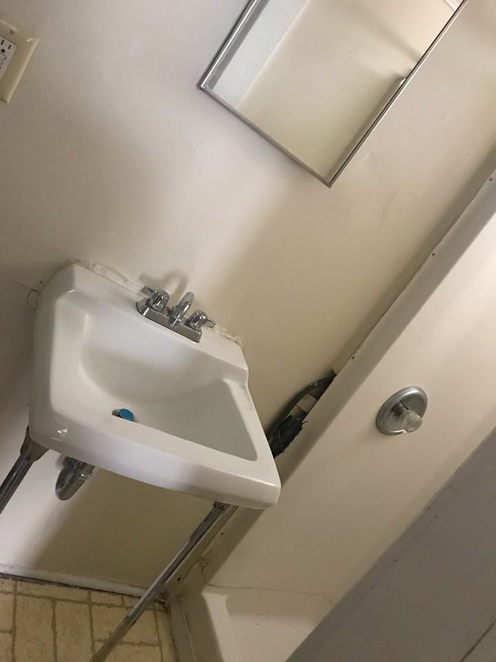 339 N Loudoun St #4 - Photo 3 of 4