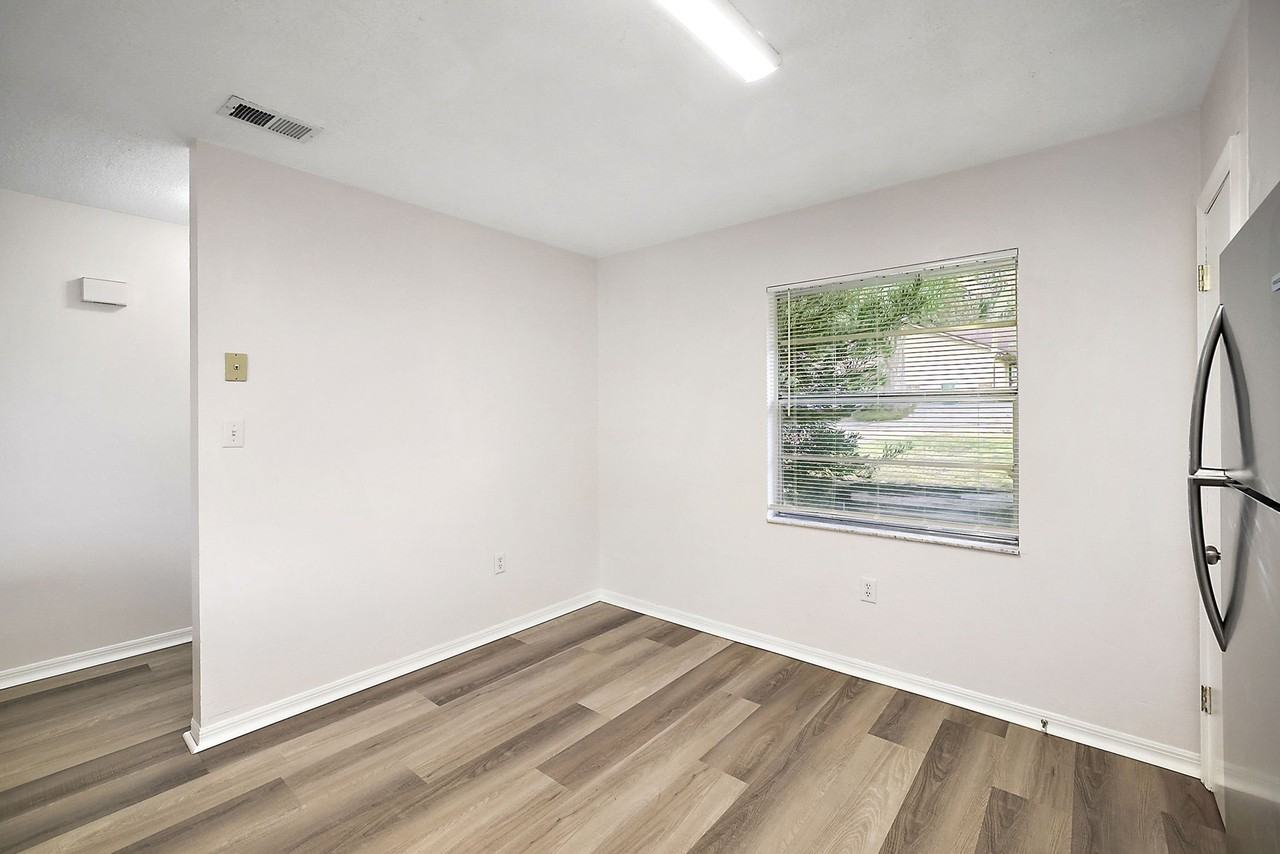202 Fernwood St #1 - Photo 4 of 20