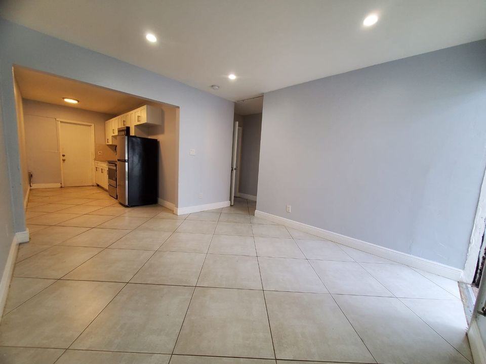 841 Nw 5th Ave #3 - Photo 2 of 17