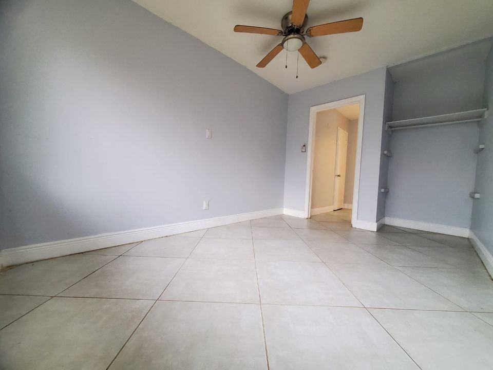 841 Nw 5th Ave #3 - Photo 6 of 17