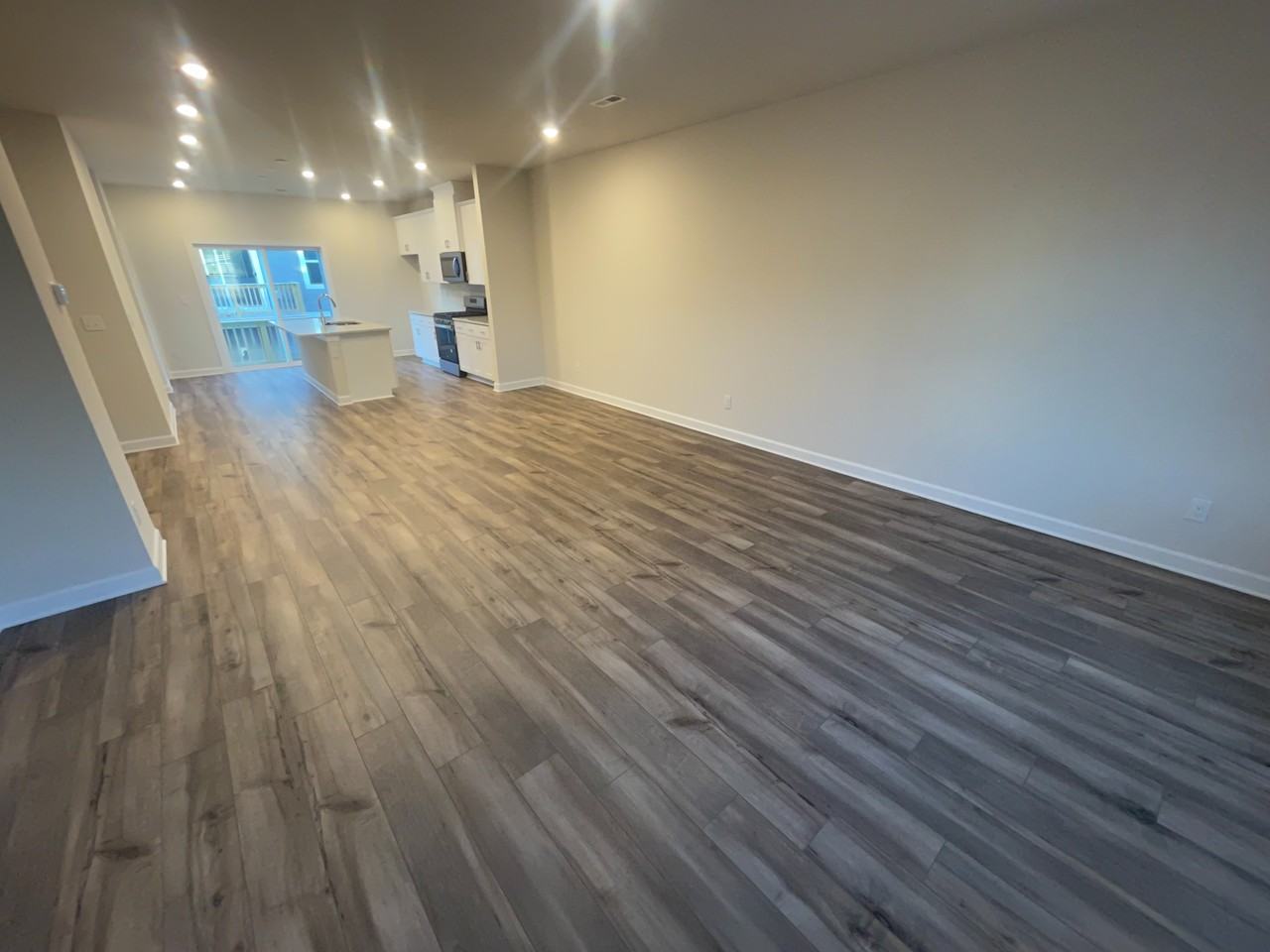 3730 Memorial Pkwy - Photo 5 of 11