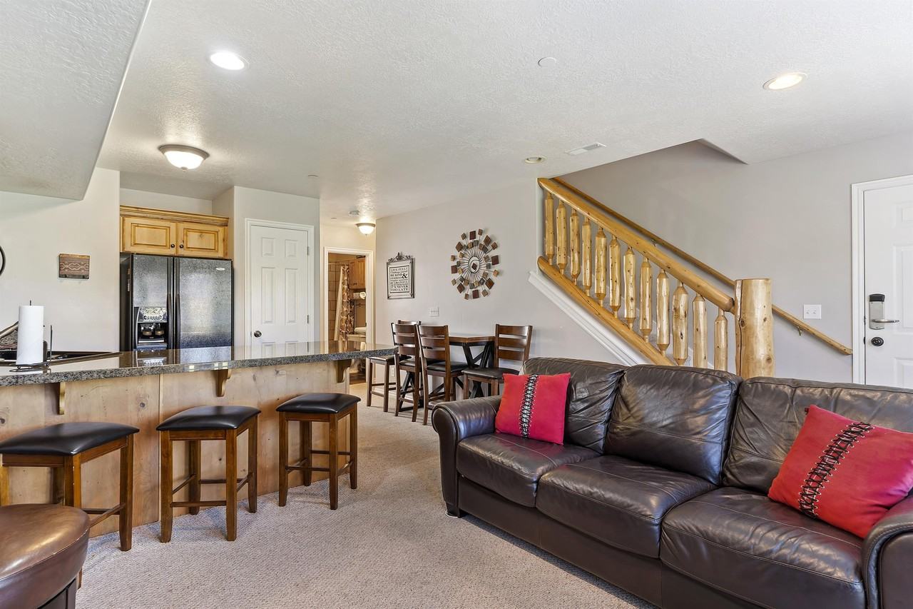 3521 N Fox Run #1 - Photo 3 of 18