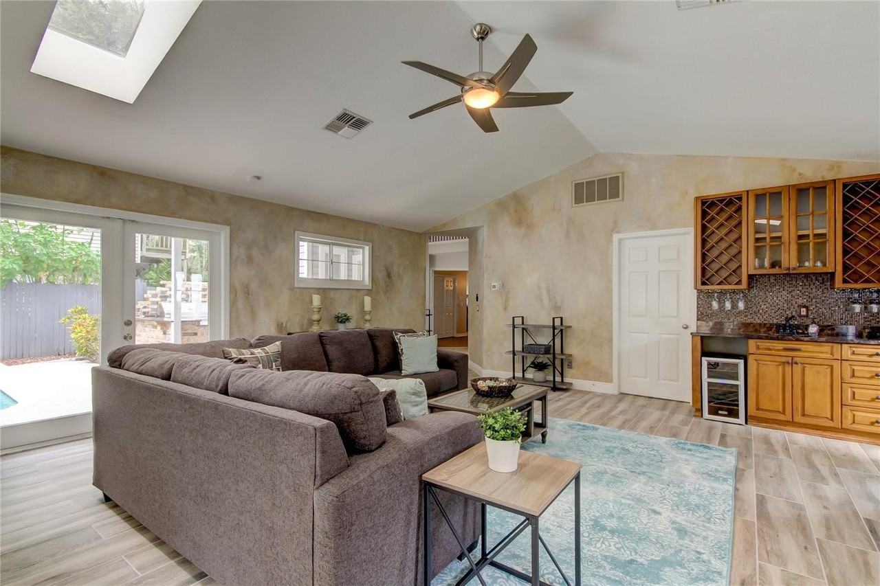 1205 N Bayshore Dr - Photo 7 of 50