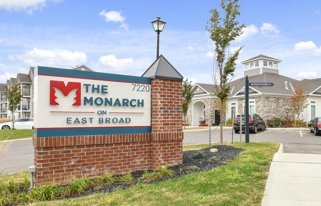 7220 E Broad St - Photo 6 of 50