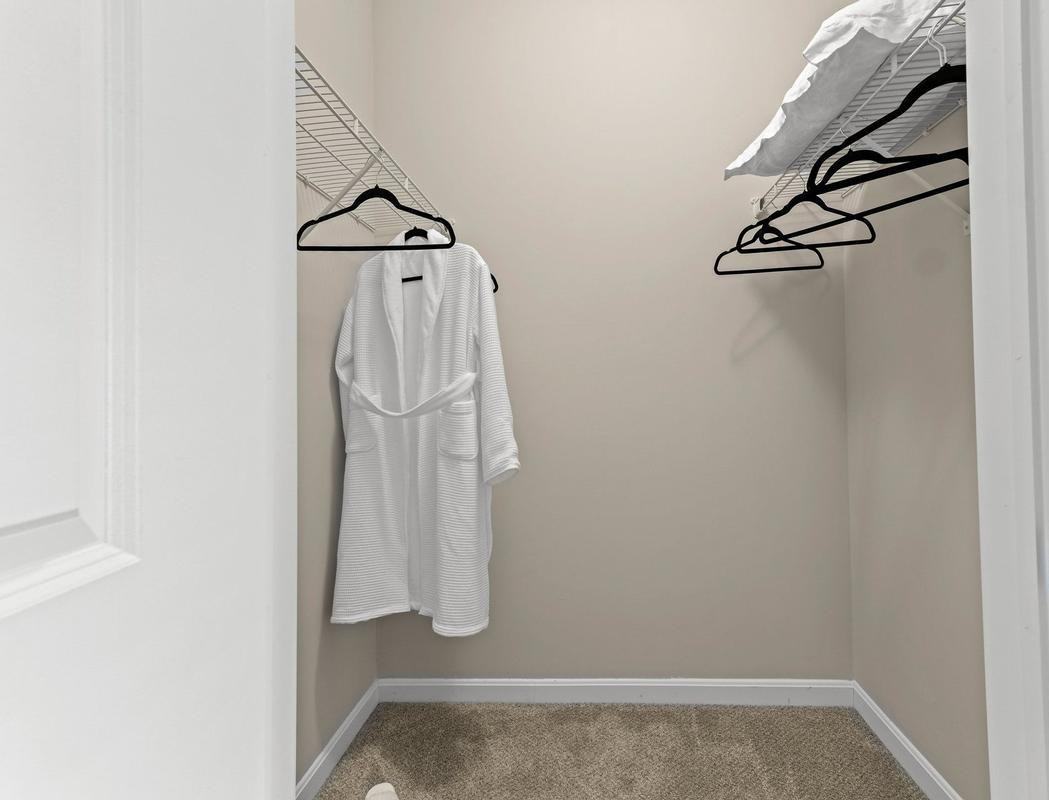 7220 E Broad St - Photo 4 of 50