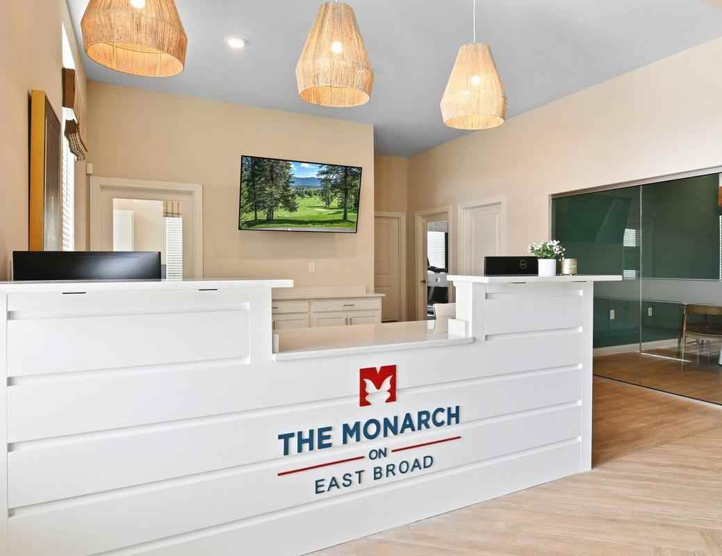 7220 E Broad St - Photo 4 of 50