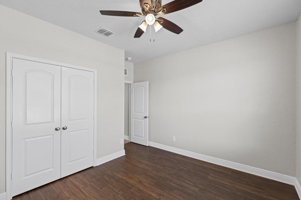 9107 Curling Post - Photo 4 of 33