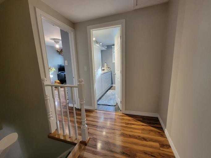 258 Queen Mary Rd - Photo 3 of 16