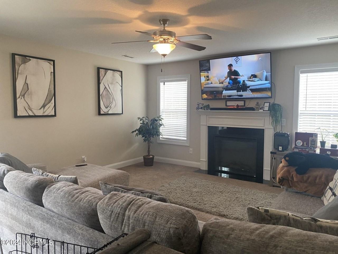 107 Goldstone Ct - Photo 2 of 6