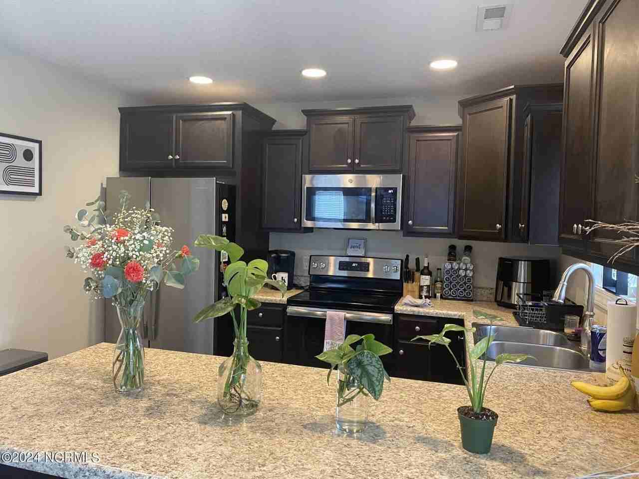 107 Goldstone Ct - Photo 3 of 6