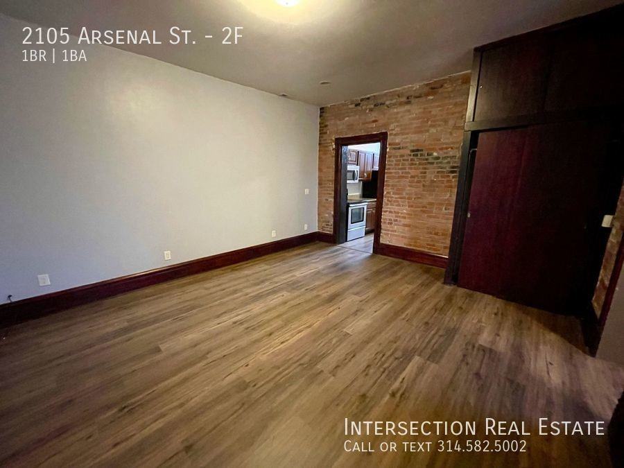 2105 Arsenal St #2F - Photo 4 of 18