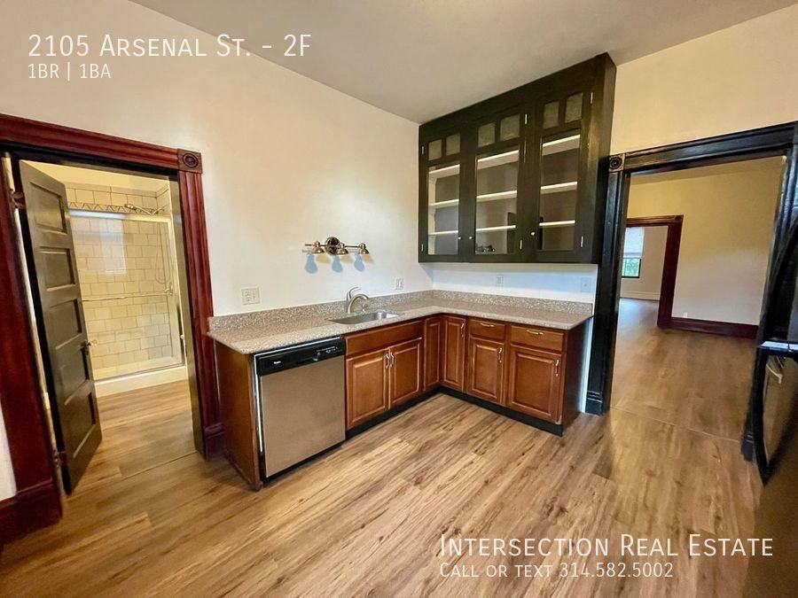 2105 Arsenal St #2F - Photo 6 of 18