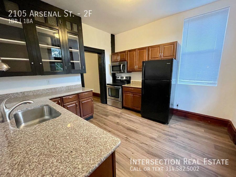 2105 Arsenal St #2F - Photo 7 of 18