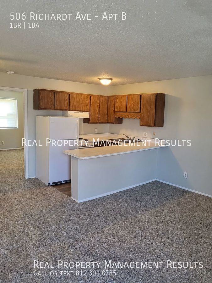 506 Richardt Ave #B - Photo 3 of 9