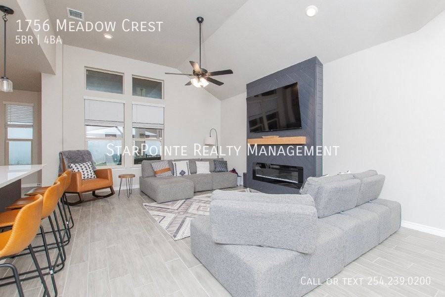 1756 Meadow Crest Dr - Photo 2 of 34