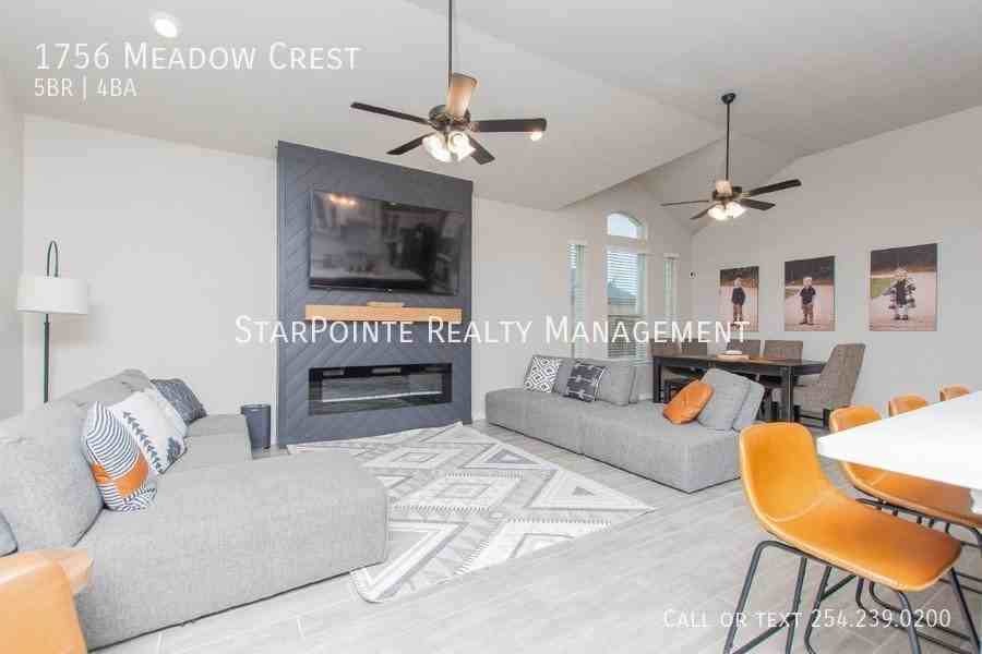 1756 Meadow Crest Dr - Photo 3 of 34