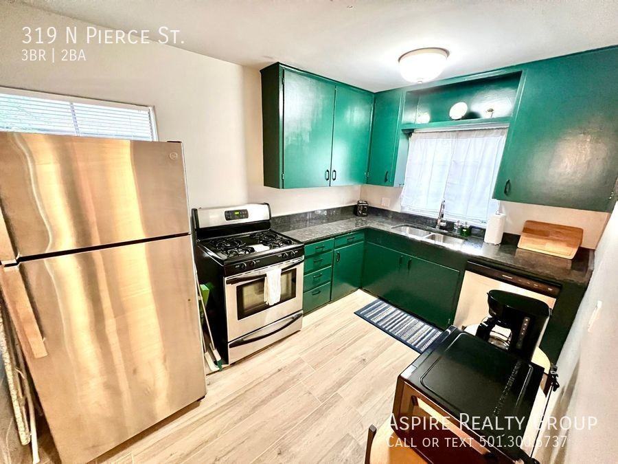 319 N Pierce St - Photo 5 of 35