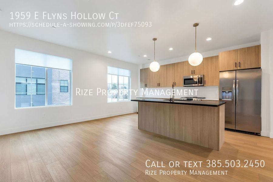 1959 E Flyns Hollow Ct - Photo 3 of 33