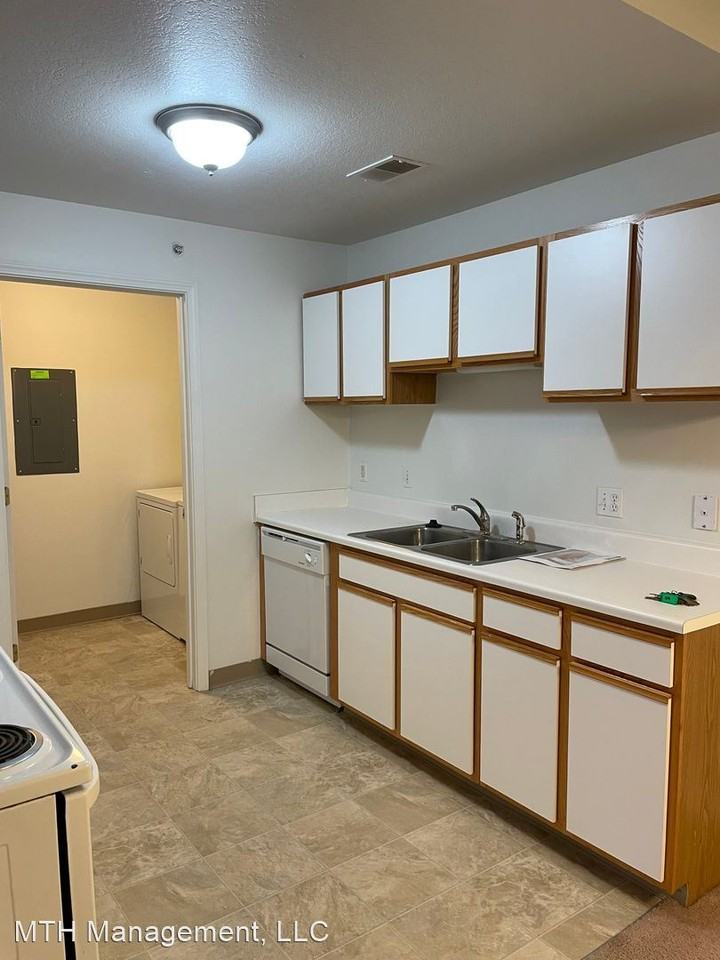 713 E. Gibbs - Photo 3 of 3