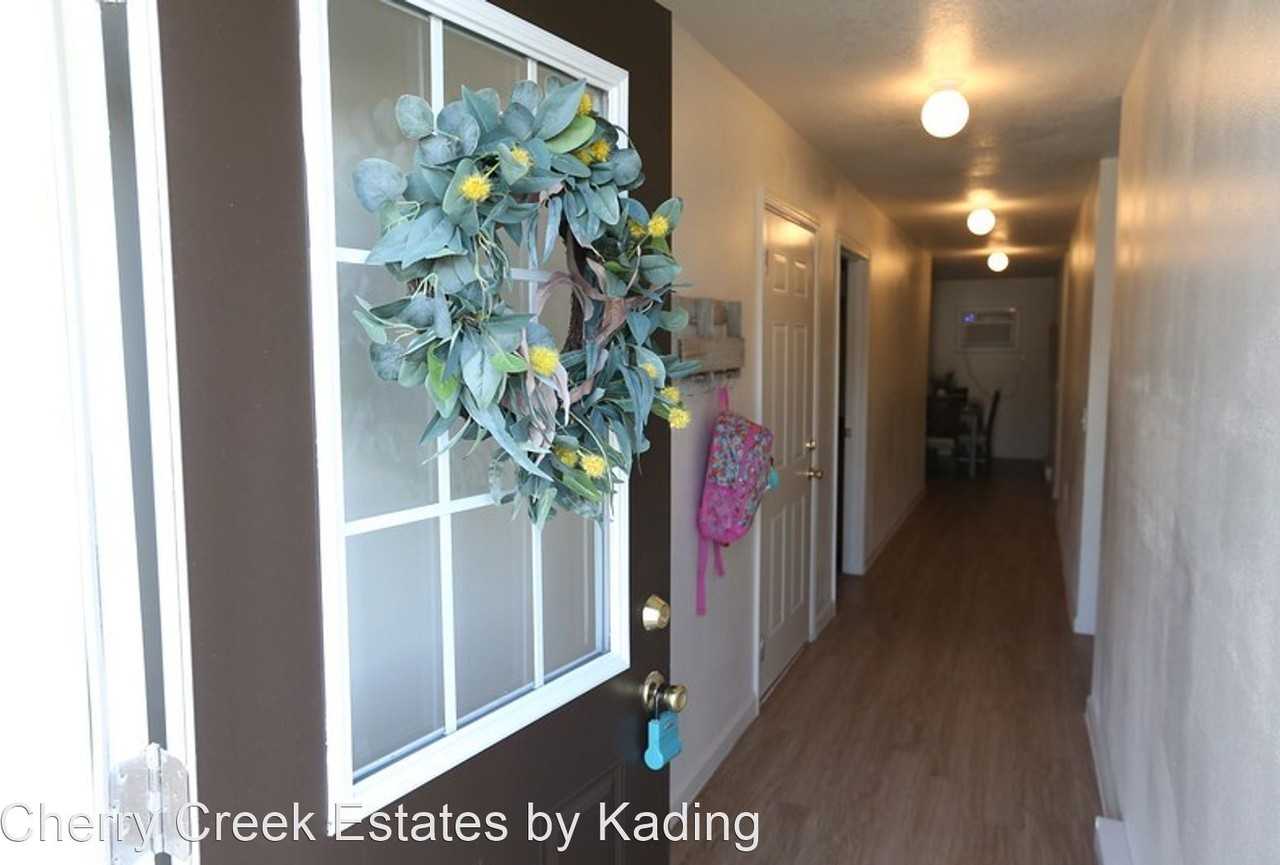 1407 West Mills Street - Photo 3 of 10