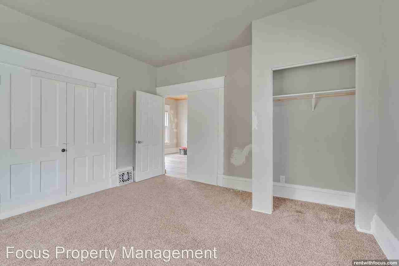 328 Parkway Ave. - Photo 3 of 10