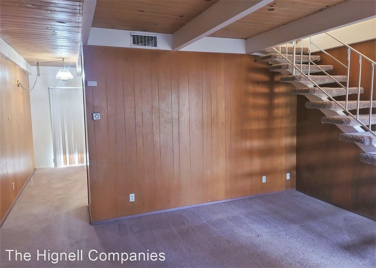 Large 2 bed, 1.5 bath - Photo 2 of 6