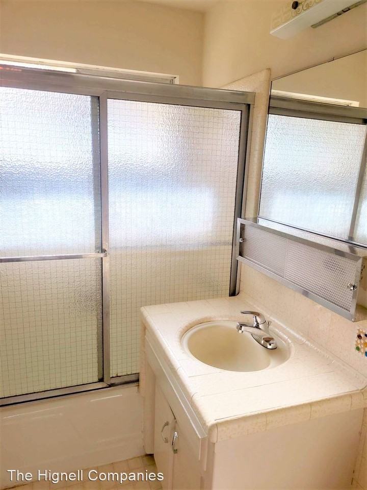 Large 2 bed, 1.5 bath - Photo 3 of 6