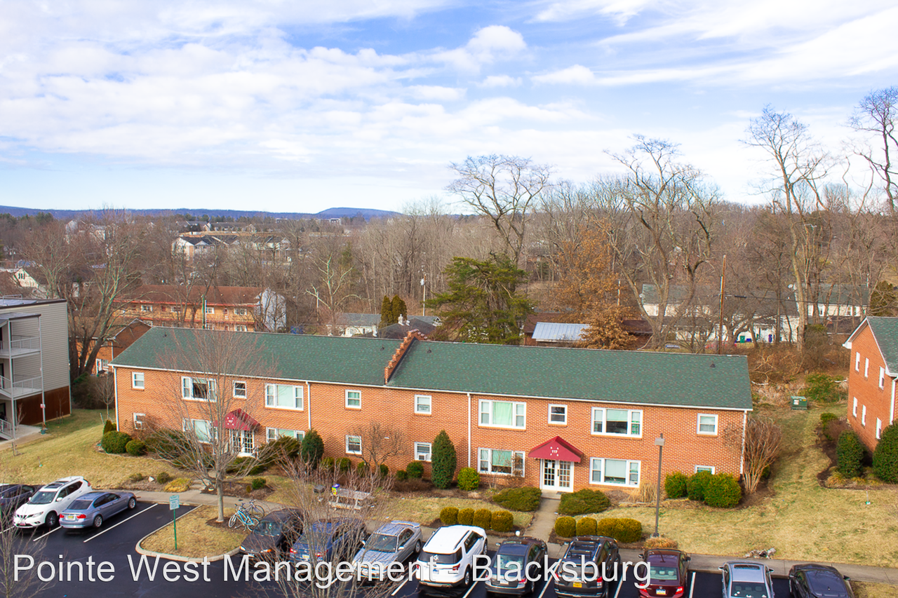 117, 119, 120 Hearthstone Drive Apartments in McBryde, Blacksburg, VA