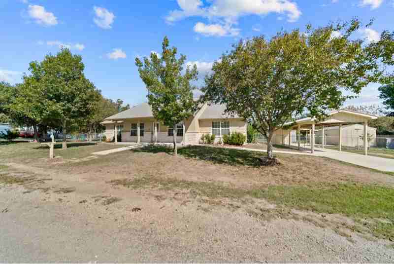 1015 Algier St - Photo 2 of 31