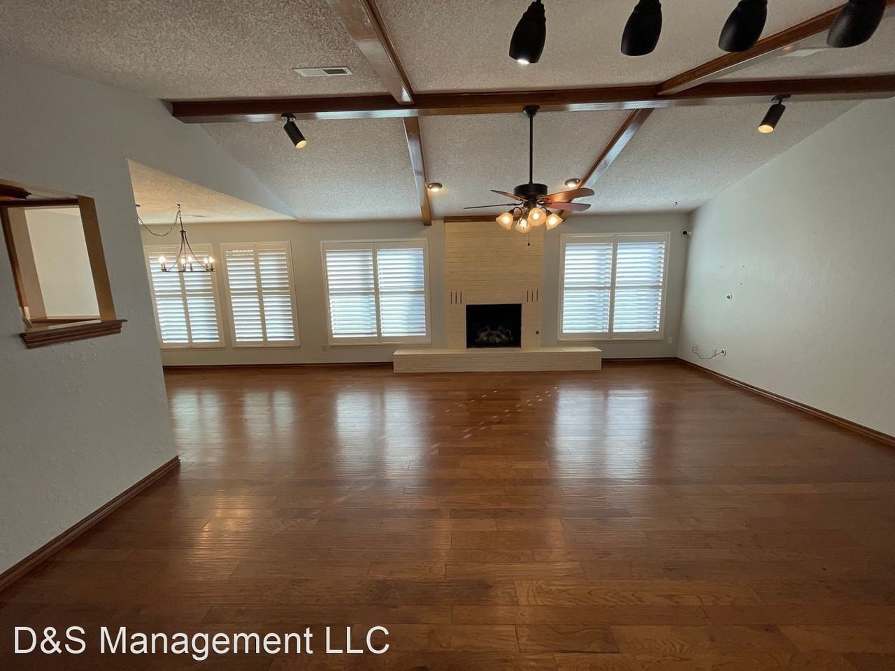 2408 Sw 123rd St - Photo 2 of 18